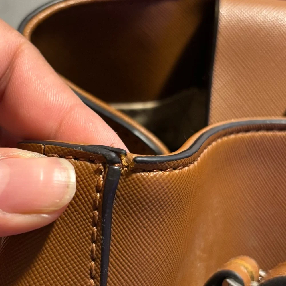 Guess Tan Tote Bag with Structured Design